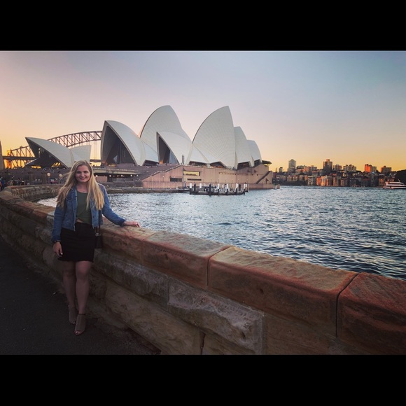 Meet your Posher, Allegra - Picture 9 of 10